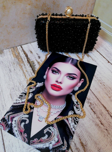 کیف زنانه مجلسی دستدوز و دست ساز جنس پارچه تور کارشده با مروارید و منجوق و پولک