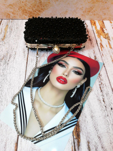 کیف زنانه مجلسی دستدوز و دست ساز جنس پارچه تور کارشده با مروارید و منجوق و پولک