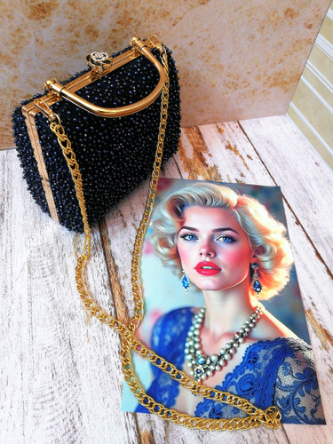 کیف زنانه مجلسی دستدوز و دست ساز جنس پارچه تور کارشده با مروارید و منجوق