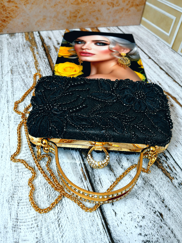 کیف مجلسی و کلاچ زنانه دست دوز_ مدل آدلیا_ تور گل برجسته روباندوزی کار شده با منجوق و مروارید و پولک