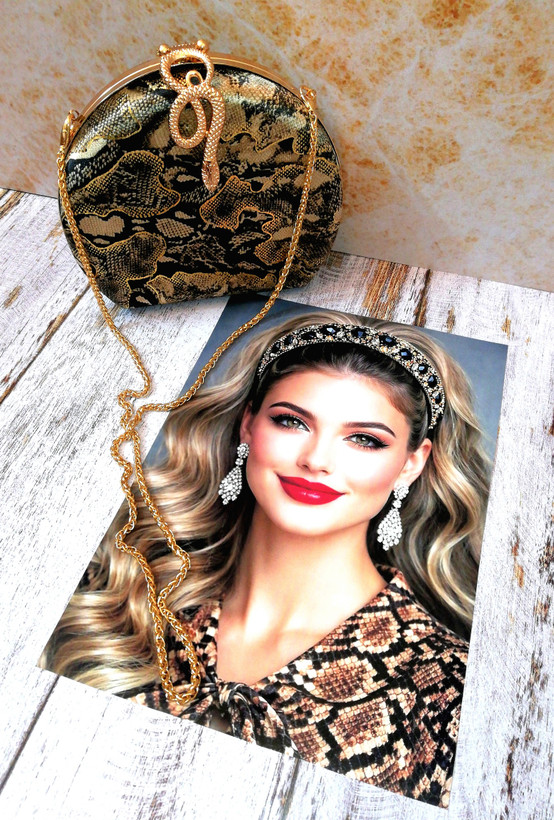 کیف مجلسی و کلاچ زنانه دست دوز_ مدل پایتون_ مخمل اعلا زرکوب طرح پوست مار