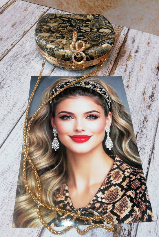 کیف مجلسی و کلاچ زنانه دست دوز_ مدل پایتون_ مخمل اعلا زرکوب طرح پوست مار